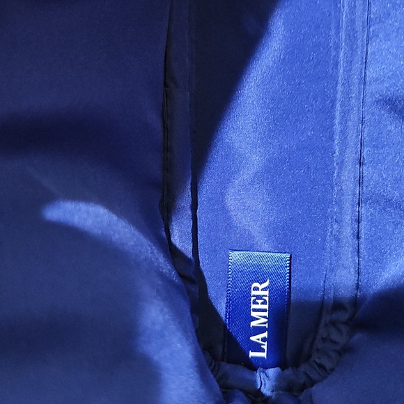 CREME DE LA MER THE MOISTURIZING CREAM & LA MER COSMETICS BAG - Picture 2 of 3